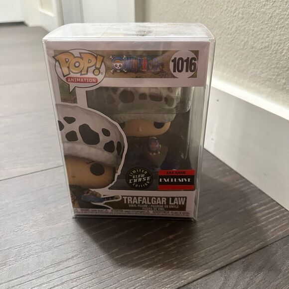 Funko Pop 1016 Trafalgar Law Brand new with pop protector
